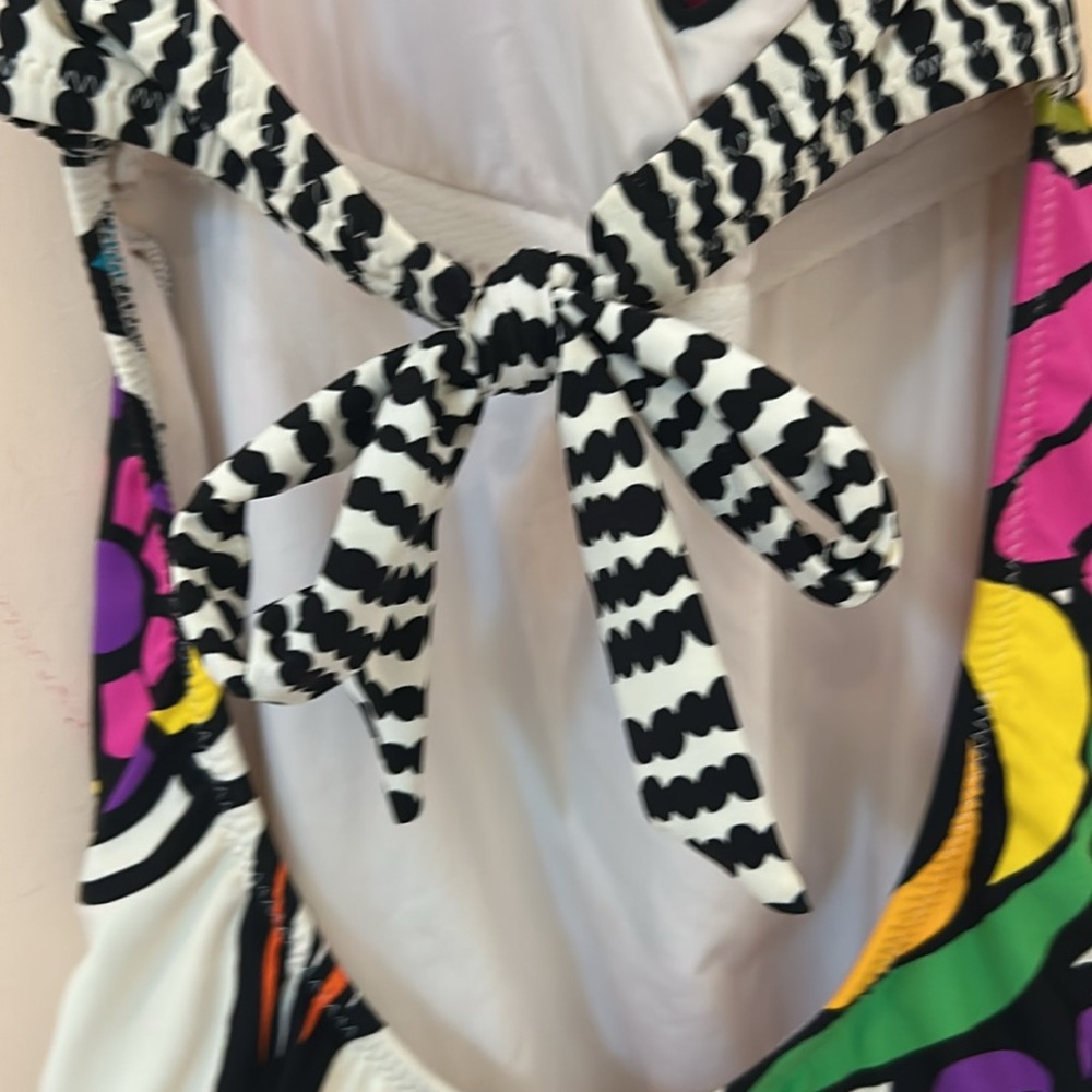 One piece bathing suit. - Picture 6 of 6